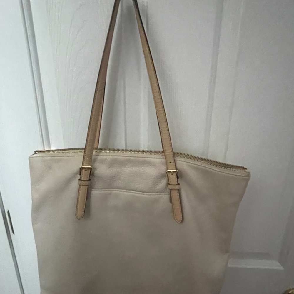 Michael Kors Handbag - Picture 3 of 4